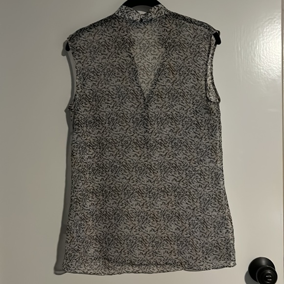 Sheer Patterned Blouse - Picture 3 of 4